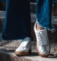 zapatillas deportivas bamba combinadas de mujer en cuerina y serraje foto frontal