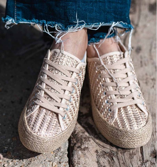 bege canvas trainers with embossed details, esparto grass high soles and laces