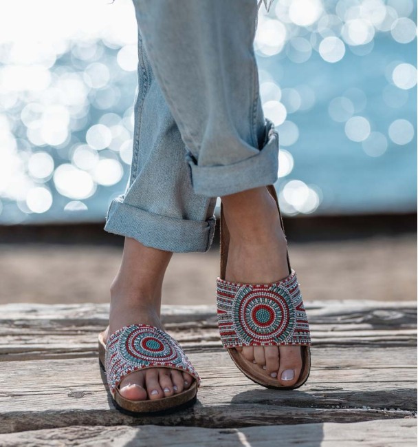 flat sandals with bio sole and beaded uppers. rubber sole. flat sandals with bio sole and beaded uppers. rubber sole.