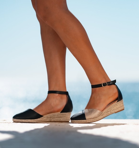 two-colour wedges with jute sole and buckle strap 2