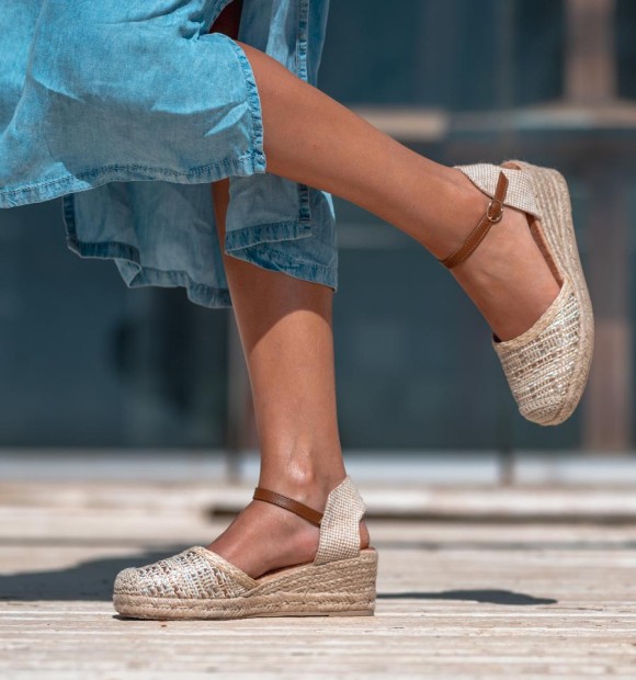 Marbled wedges with esparto grass sole and ankle strap fastening 2