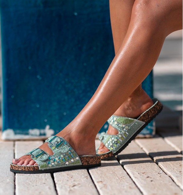 sandalias bio con hebillas y cuentas en tonos verdes y turquesas sandalias bio con hebillas y cuentas en tonos verdes y turquesas