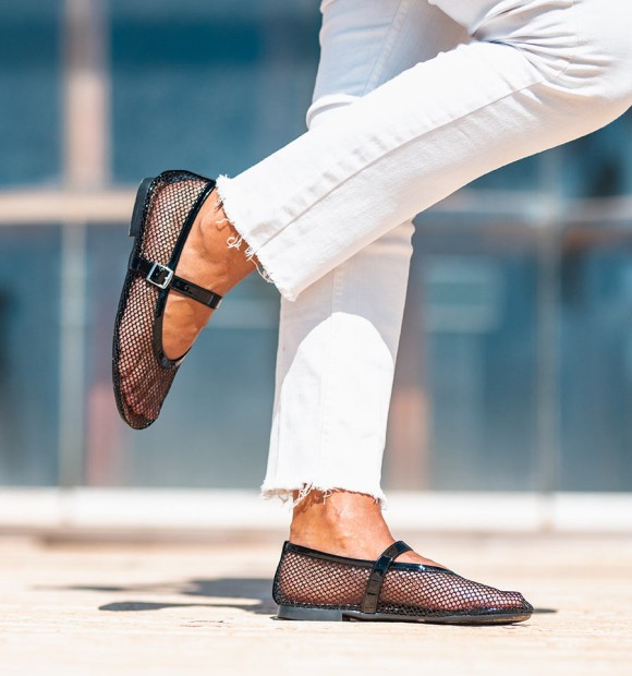 Mess ballerinas in black colour