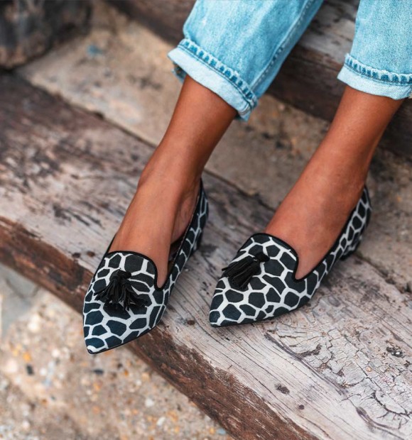 zapatos de tacón bajo y print blanco y negro mini vaca. Animal free. 2