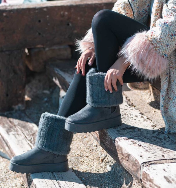 botas de inverno cinzentas em material têxtil suave tipo camurça, parte superior em pele sintética cinzenta