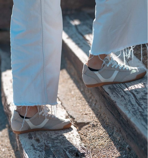 sneakers with suede toe cap and white detail