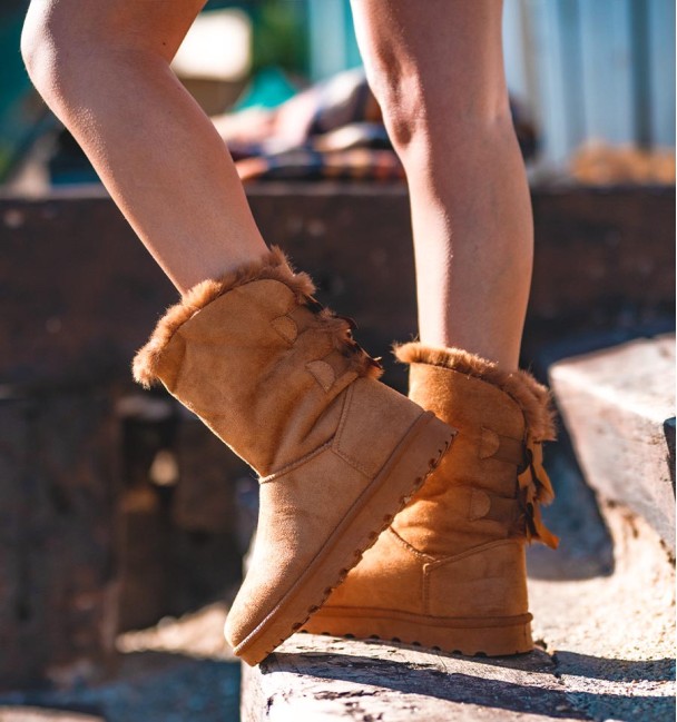 Botas australianas castanho com laços