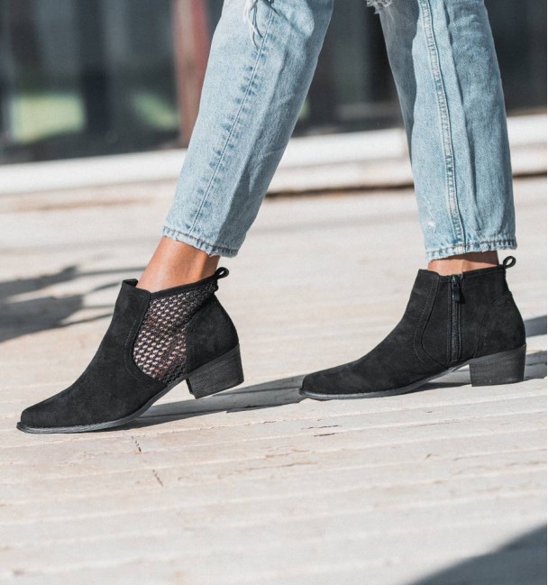 botines de cowboy pretos com aberturas