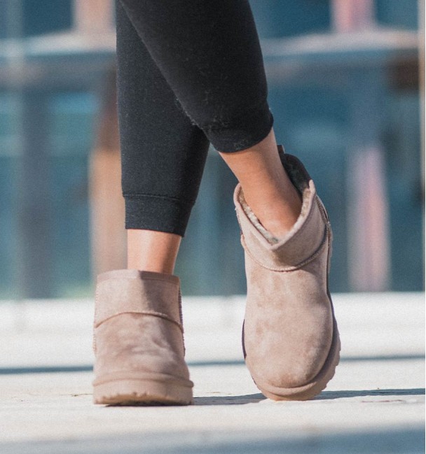 australian low boots. Khaki textile material and synthetic fur lining.