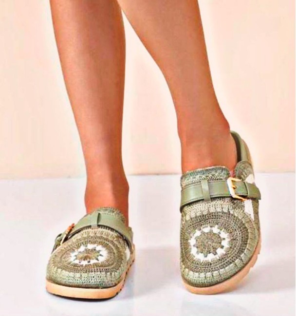 Green clogs with crochet fabric