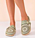 Zuecos bohochic verdes croché