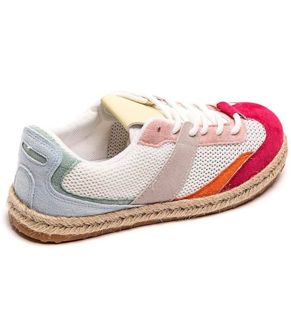 zapatillas caladas con combinación de diversos materiales, suela de esparto y goma. Zapatillas en colores para verano