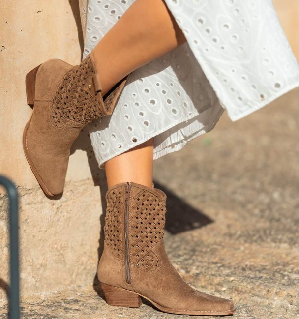 Brown Lucrecia country boots