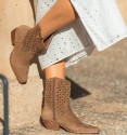 Brown Lucrecia country boots