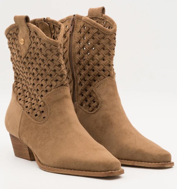 Brown Lucrecia country boots 2