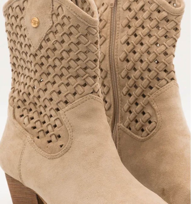 Botas camperas Lucrecia beige