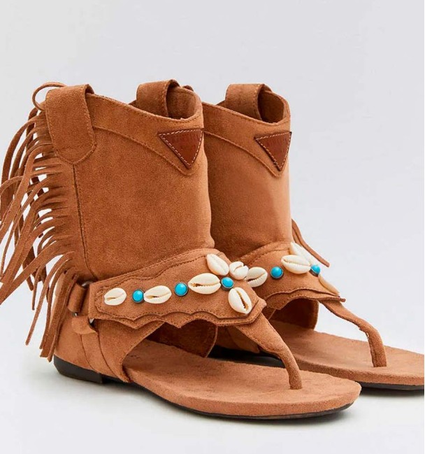 Botas sandalias marrones conchas