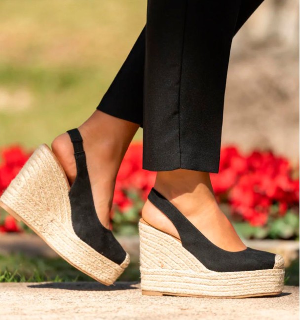 Black esparto wedges
