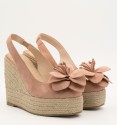 Pink esparto flower wedges