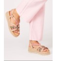 Sandalias beige y rosas con cuña de esparto y empeine de esparto trenzado para mujer