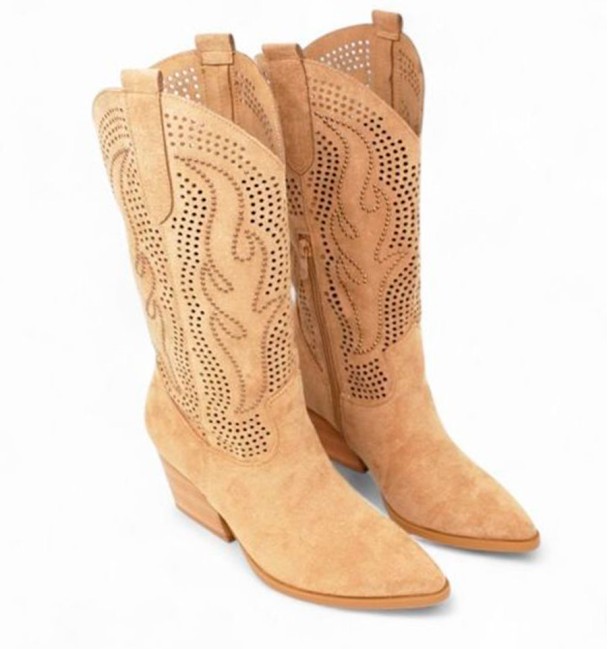 Camel cowboy boots with heel