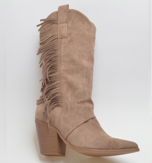 Botas beige solapa, flecos y tacon