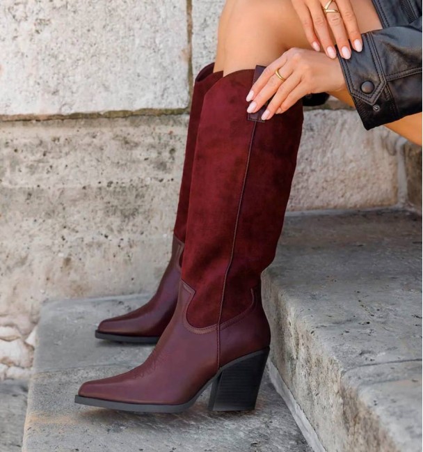 Botas de cowboy em tom granada