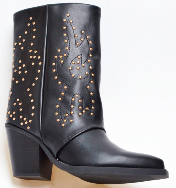 Black low boots studs