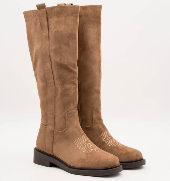 Botas camperas beige planas 2