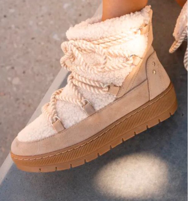 Botas apreski cordones beige