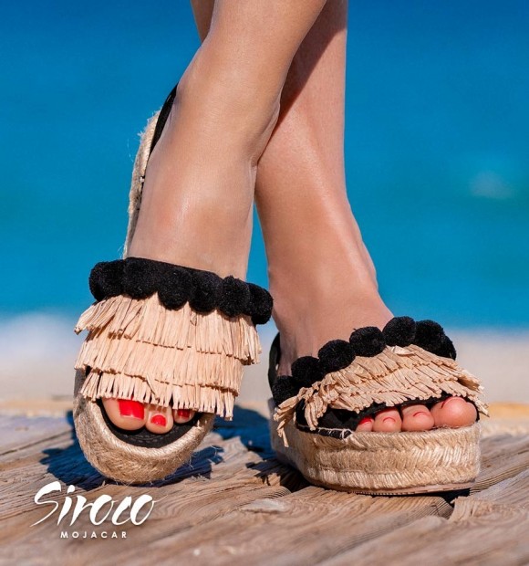 Alpargatas Beige Alpargatas Pompones Sandalias De Esparto Muy Chic