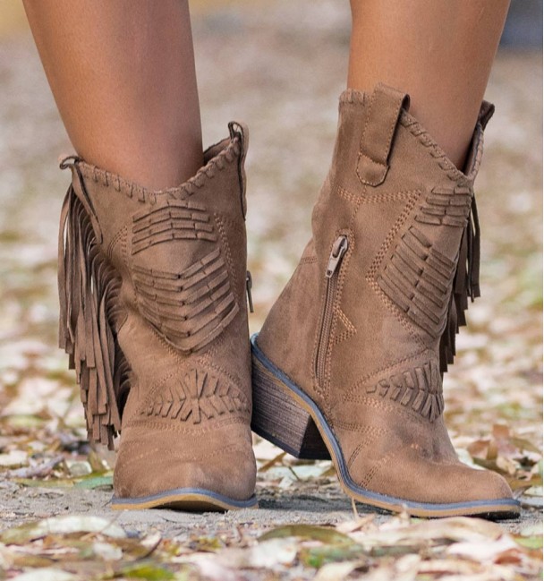Camel cowboy woman Boots Chayane