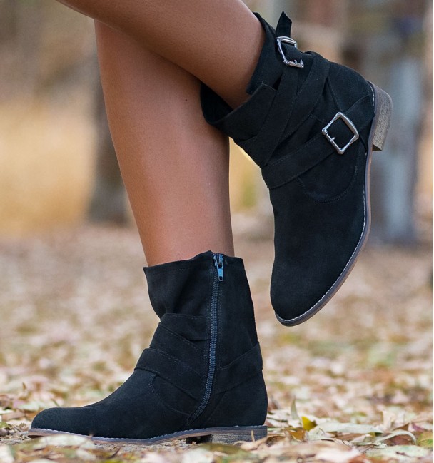 botas cowboy de mujer color negro con correas 