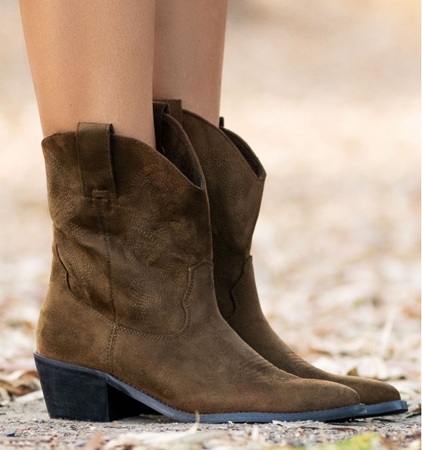 brown cowboy boots with zipper embroidery brown cowboy boots with zipper embroidery