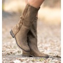 Boho country boots with embroidery