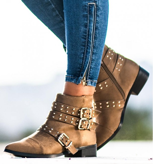botas de camelo cravejadas