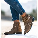 Botas texanas de camelo com fivelas e tachas