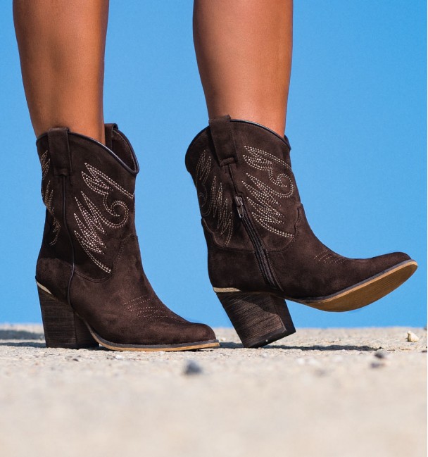 Boots Moon Cowgirl Coffee