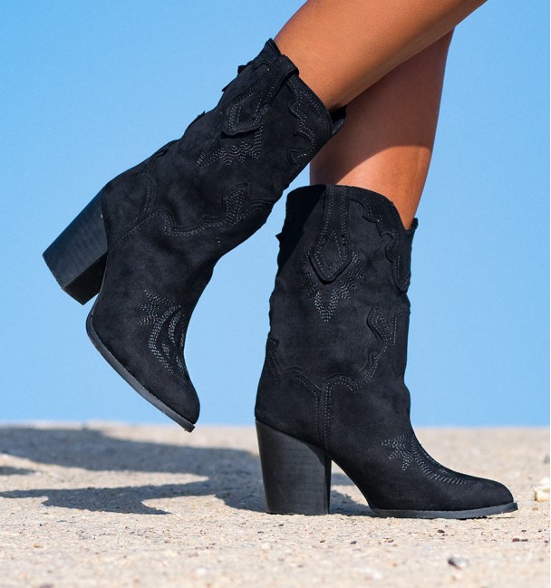Boots Lucky Black