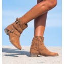botas camperas camel para mujer con correas y hebillas