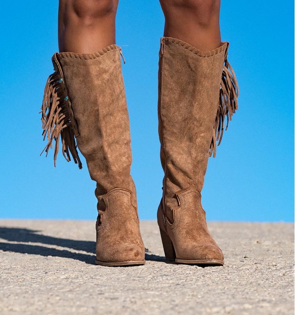 Botas com Franjas Quebec Camelo
