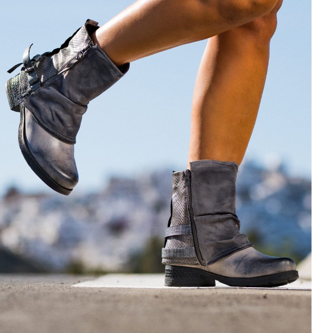 Botas Planas Yoe Gris