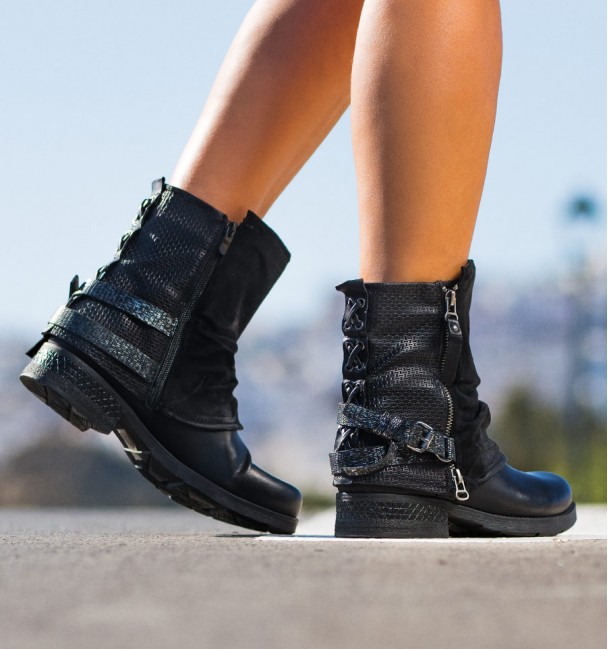 Black Low Boots Yoe