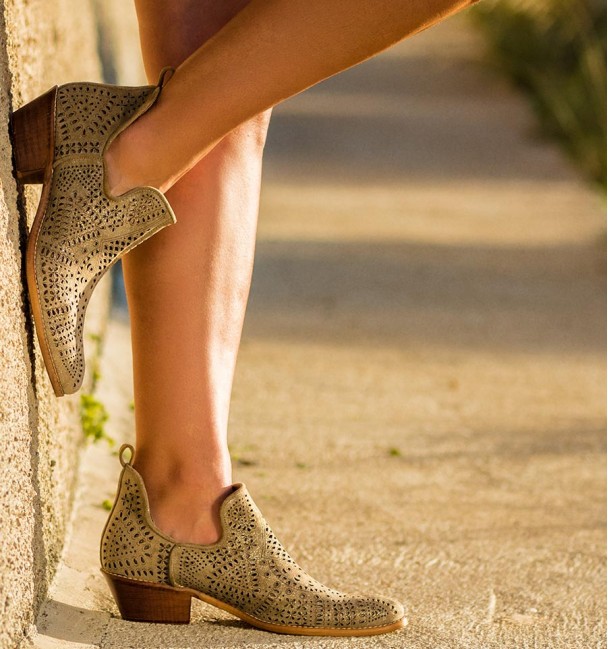 Botins Salto Lamu Dourado